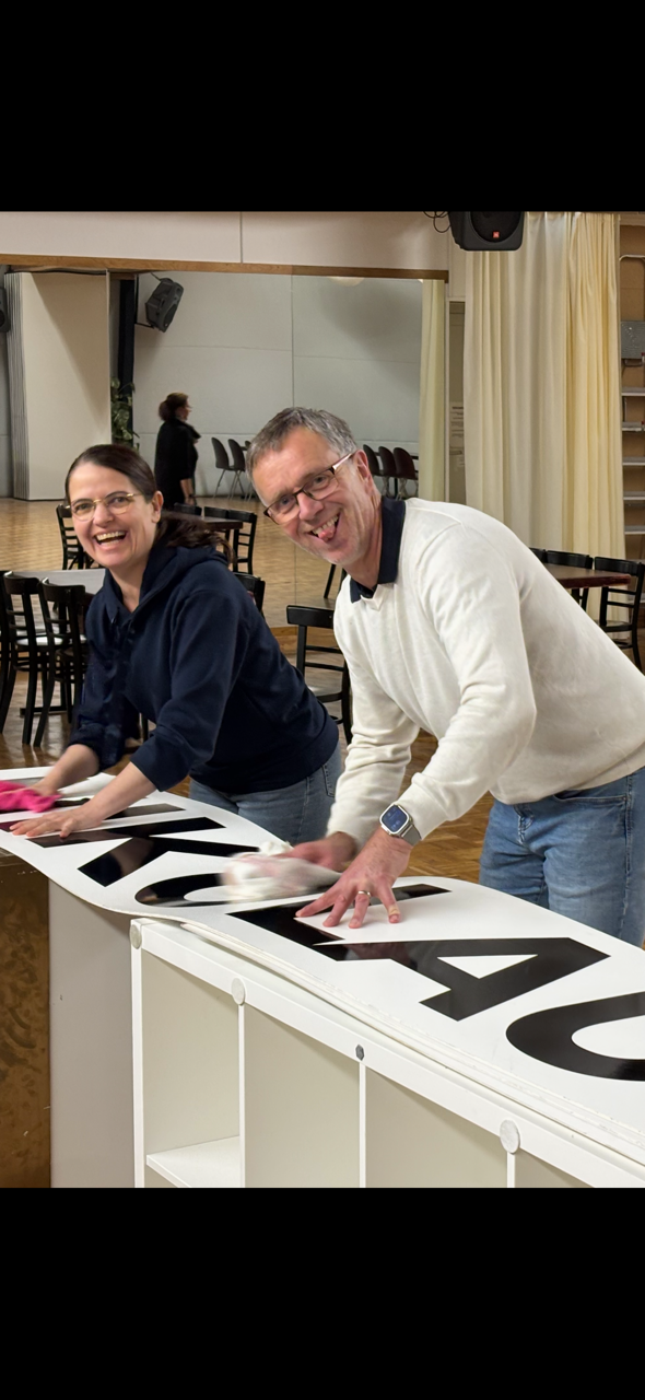 Roland und Nicole und das werdende Turnierleiterbüro