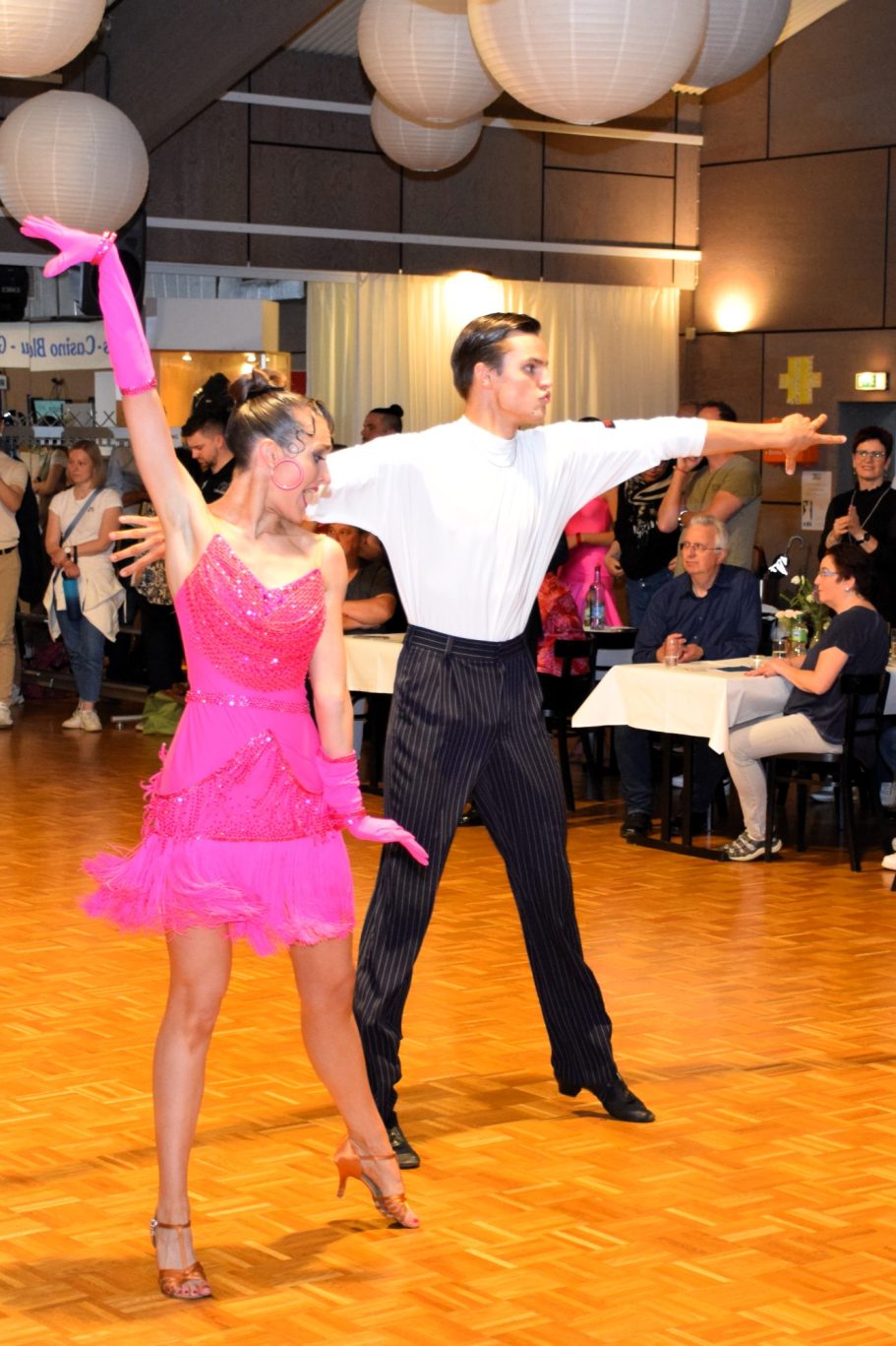 Jutta Neufeld & Tim Kauling, Latein Hgr C, LM ...